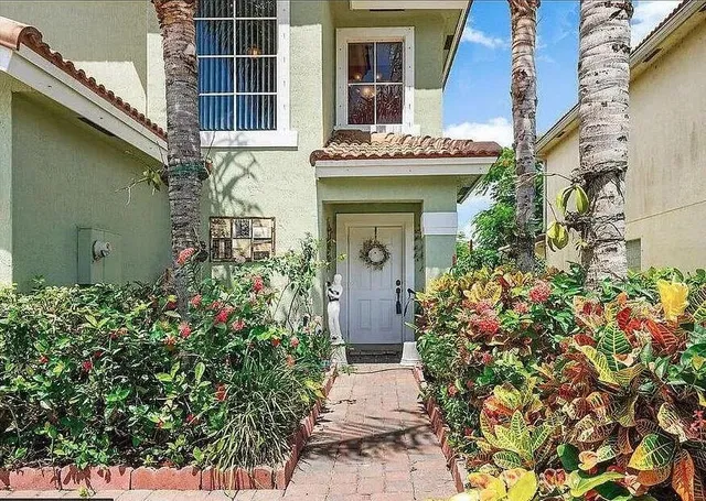 Residence photo 2