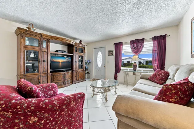  Residence photo 5