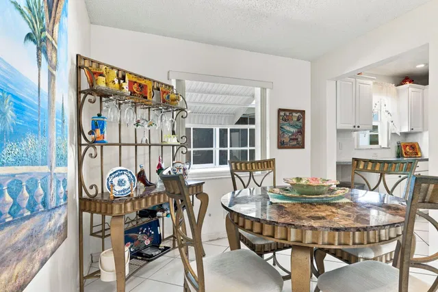  Residence photo 11