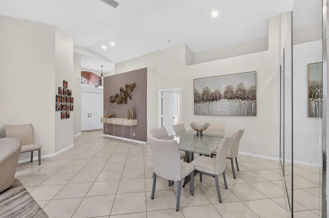 Residence photo 24
