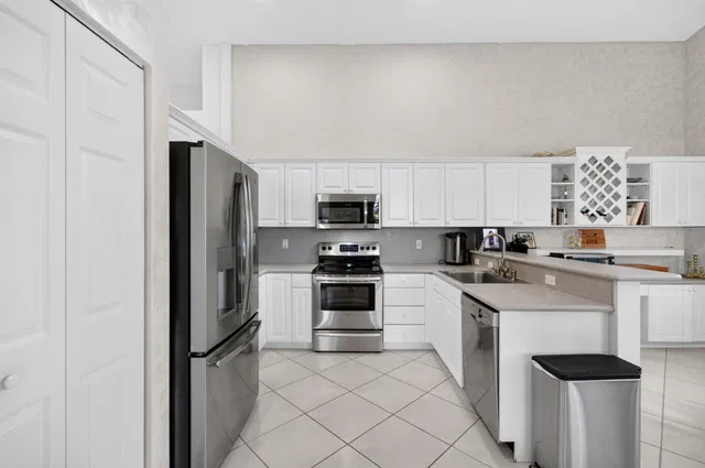 Residence photo 26