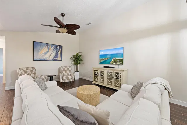 Residence photo 9