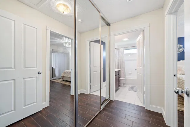 Residence photo 19