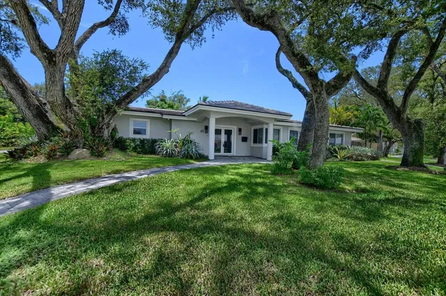 Residence photo 2