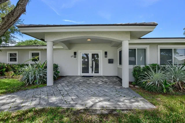 Residence photo 3