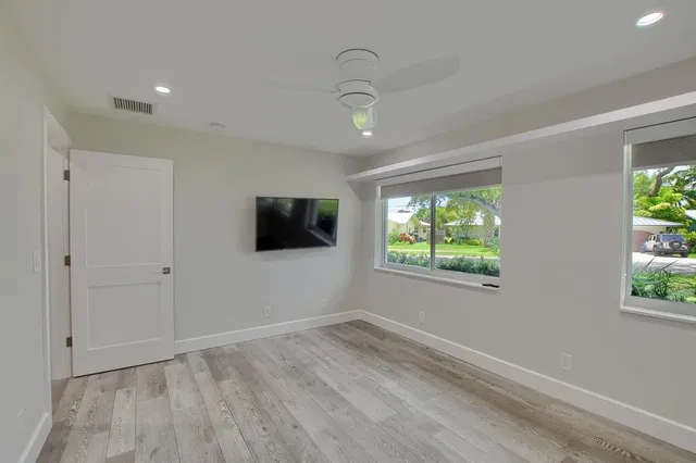 Residence photo 12