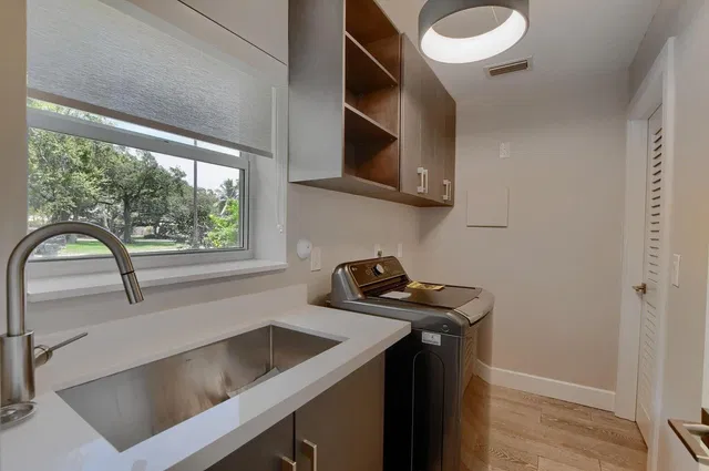 Residence photo 26