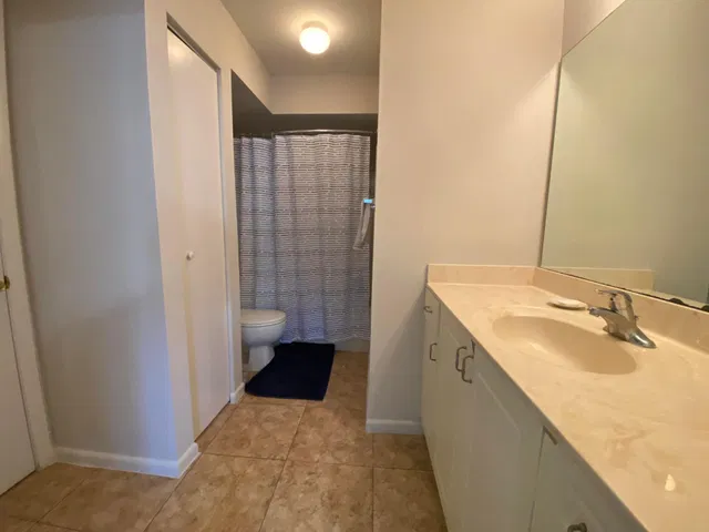  Unit 601 photo 9