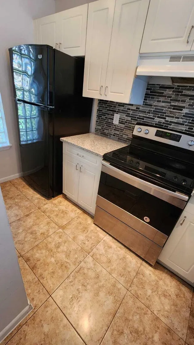  Unit 601 photo 11