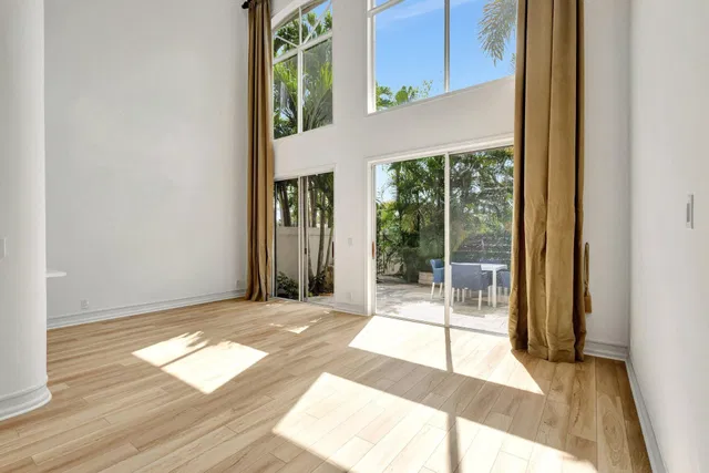Residence photo 8