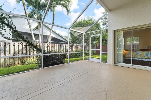 Residence photo 5