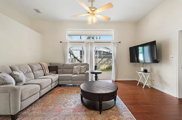 Residence photo 24