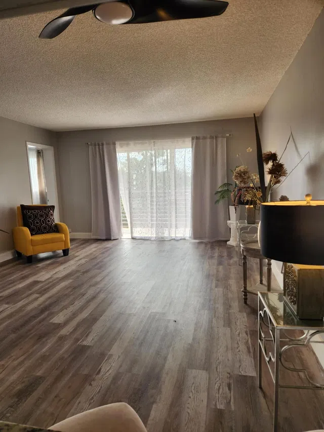  Unit 304 photo 9