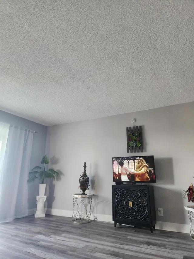  Unit 304 photo 10