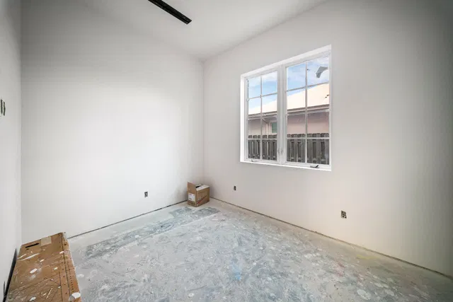 Residence photo 17