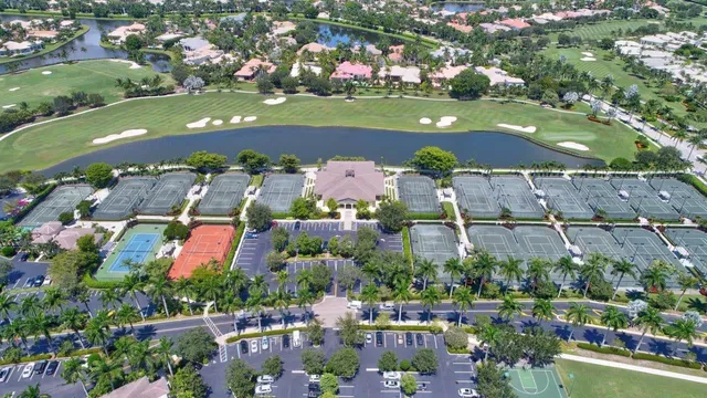 Woodfield Country Club Residence photo 66