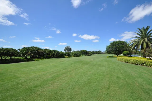 Woodfield Country Club Residence photo 87