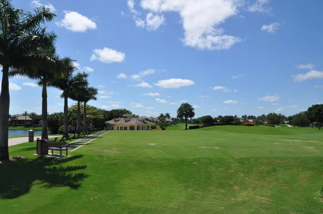 Woodfield Country Club Residence photo 88