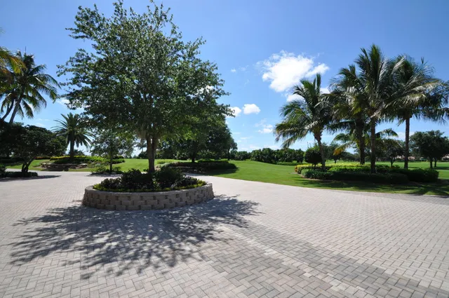 Woodfield Country Club Residence photo 93
