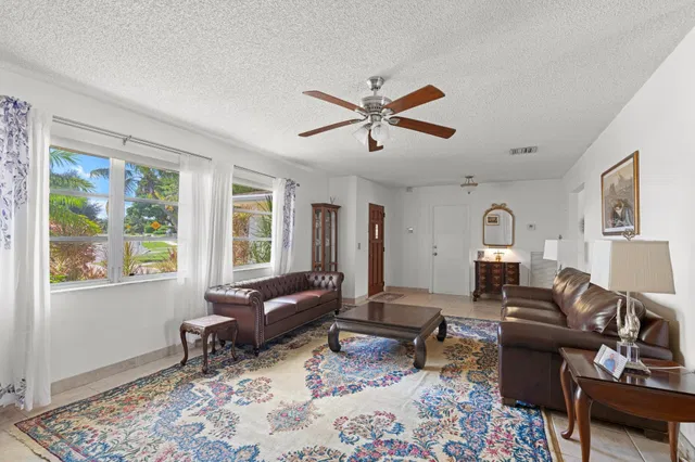  Residence photo 23