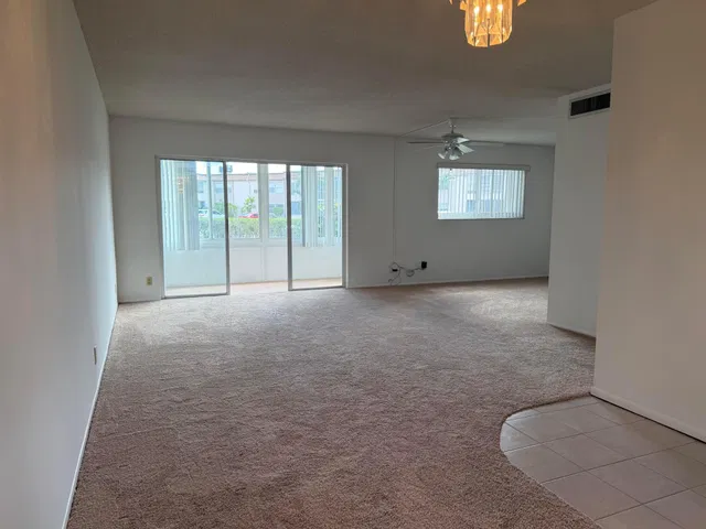 Unit 185 photo 2