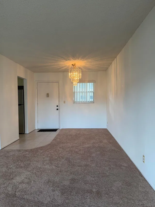 Unit 185 photo 6