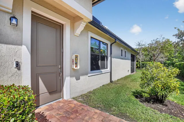 Residence photo 5