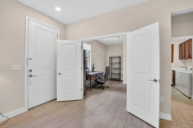 Residence photo 6