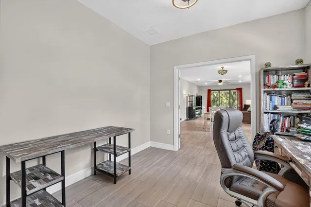Residence photo 25