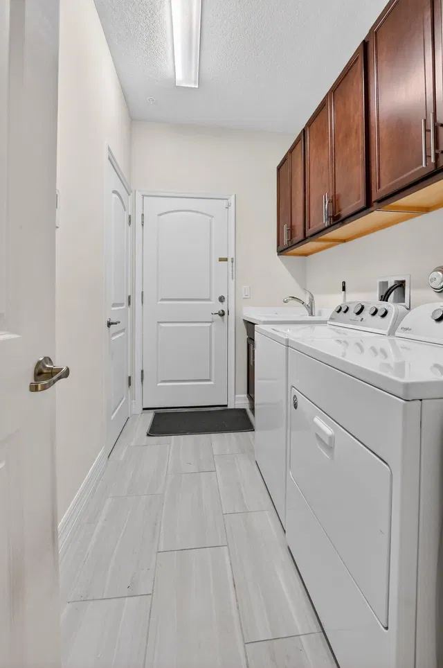 Residence photo 30