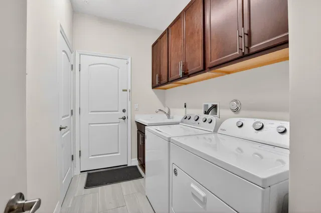Residence photo 31