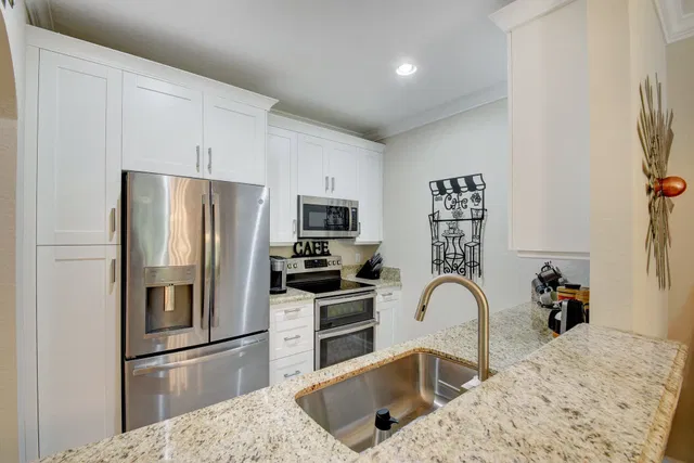 Residence photo 2