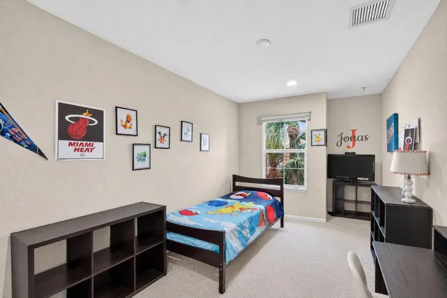 Residence photo 16