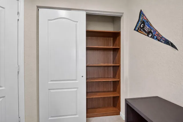 Residence photo 17