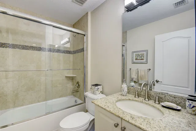 Residence photo 19
