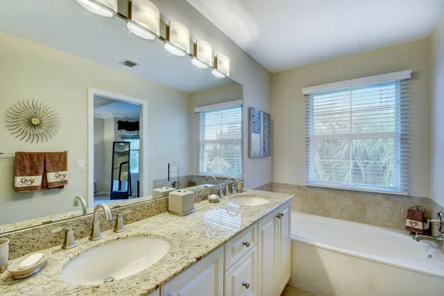 Residence photo 25