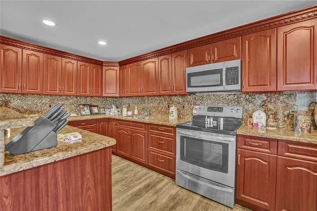 Residence photo 2