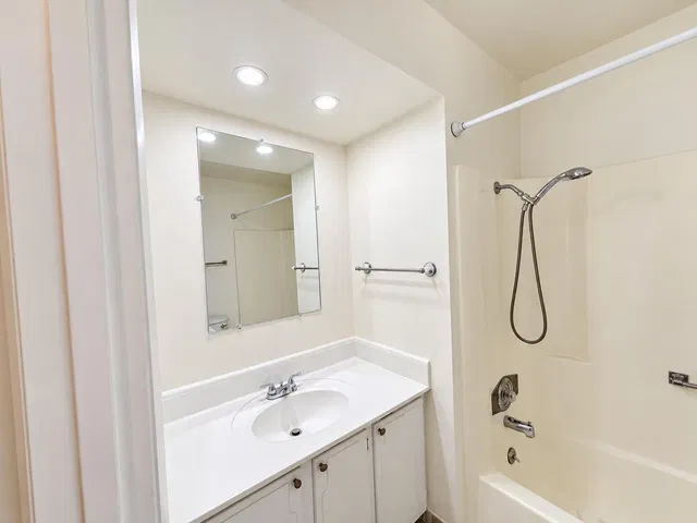 Unit T-109 photo 10