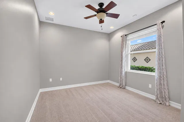 Residence photo 25