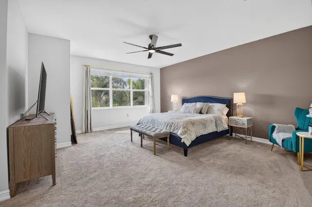 Residence photo 32