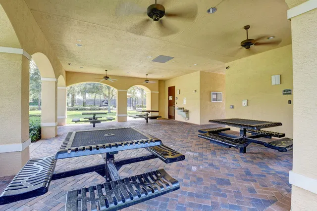 Residence photo 63