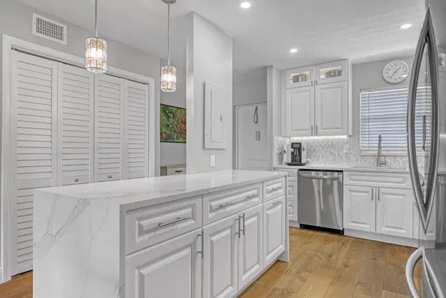 Singer Island Unit 372 photo 5