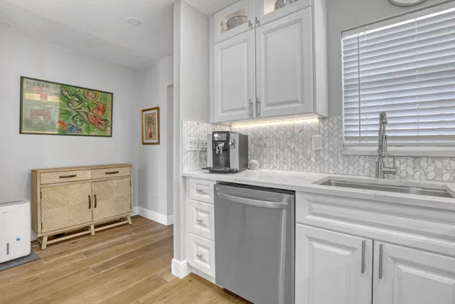 Singer Island Unit 372 photo 6
