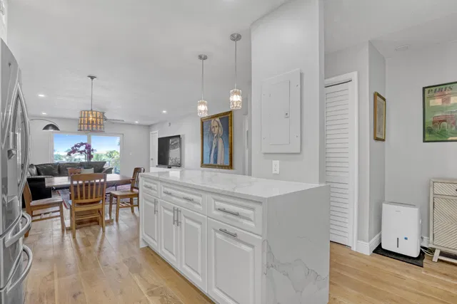 Singer Island Unit 372 photo 7