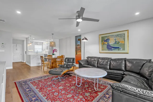 Singer Island Unit 372 photo 9