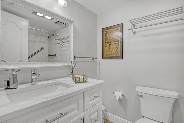 Singer Island Unit 372 photo 18
