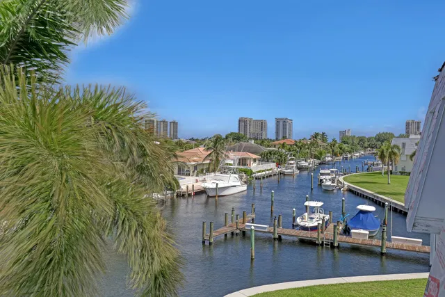 Singer Island Unit 372 photo 24