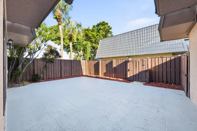 Residence photo 2