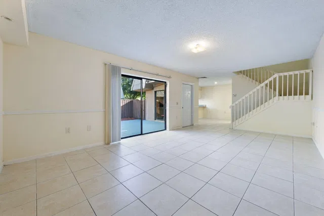 Residence photo 4