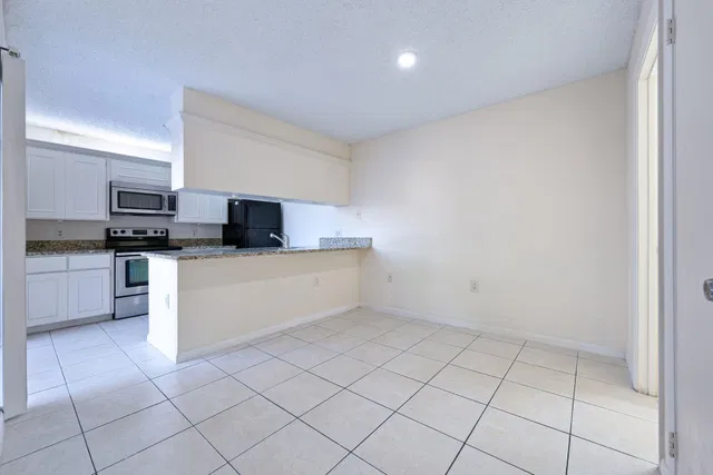 Residence photo 6